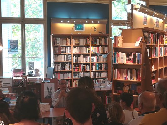 Le célèbre auteur Yasmina Khadra à la librairie Aixoise de Provence